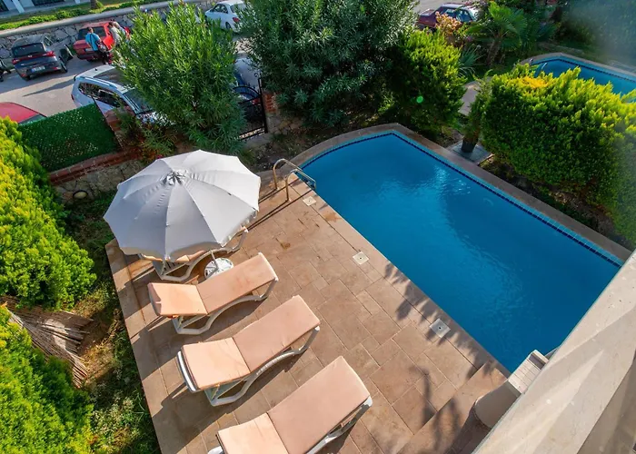 Sunset Club Aqualettings Oyster 5 Villa